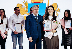 Алексей Русских наградил победителей молодёжных конкурсов Ульяновской области